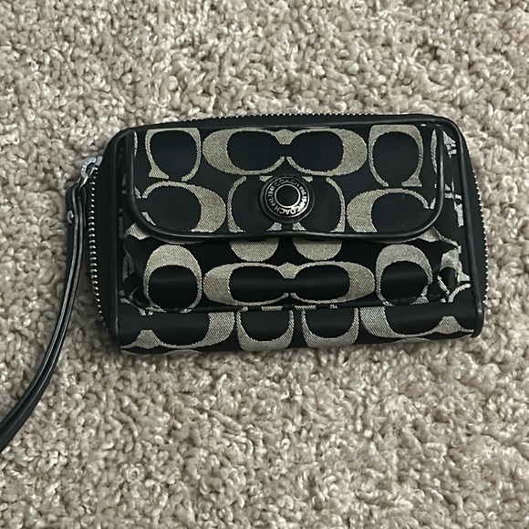 Handbags - Coach wallet, wristlet